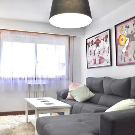 Curros Enriquez Rd, Centrico, Plaza Garage Apartment